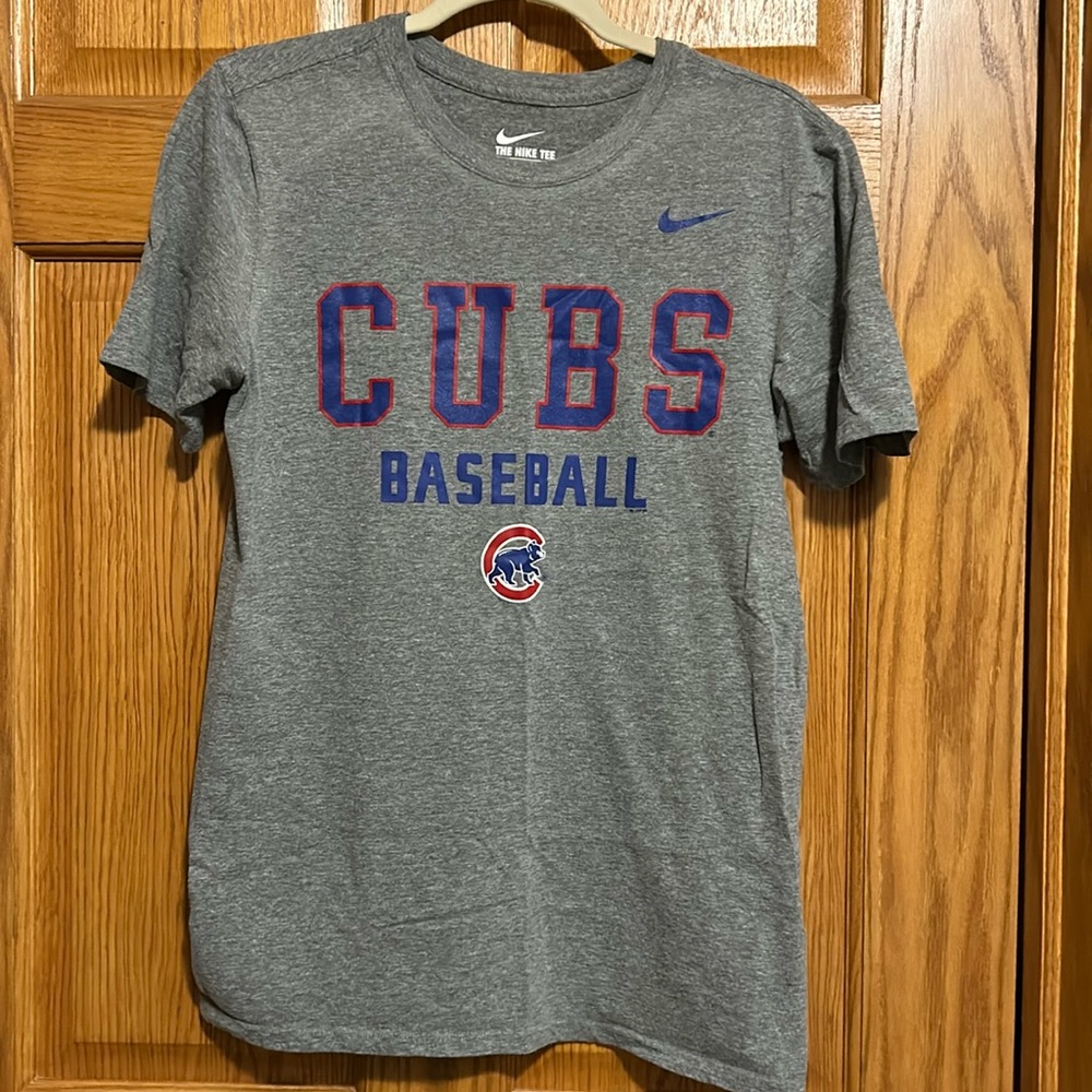 Chicago Cubs Nike tshirt size S